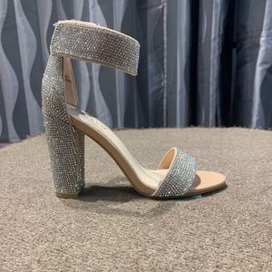 Beautiful rhinestones heels with velcro strap